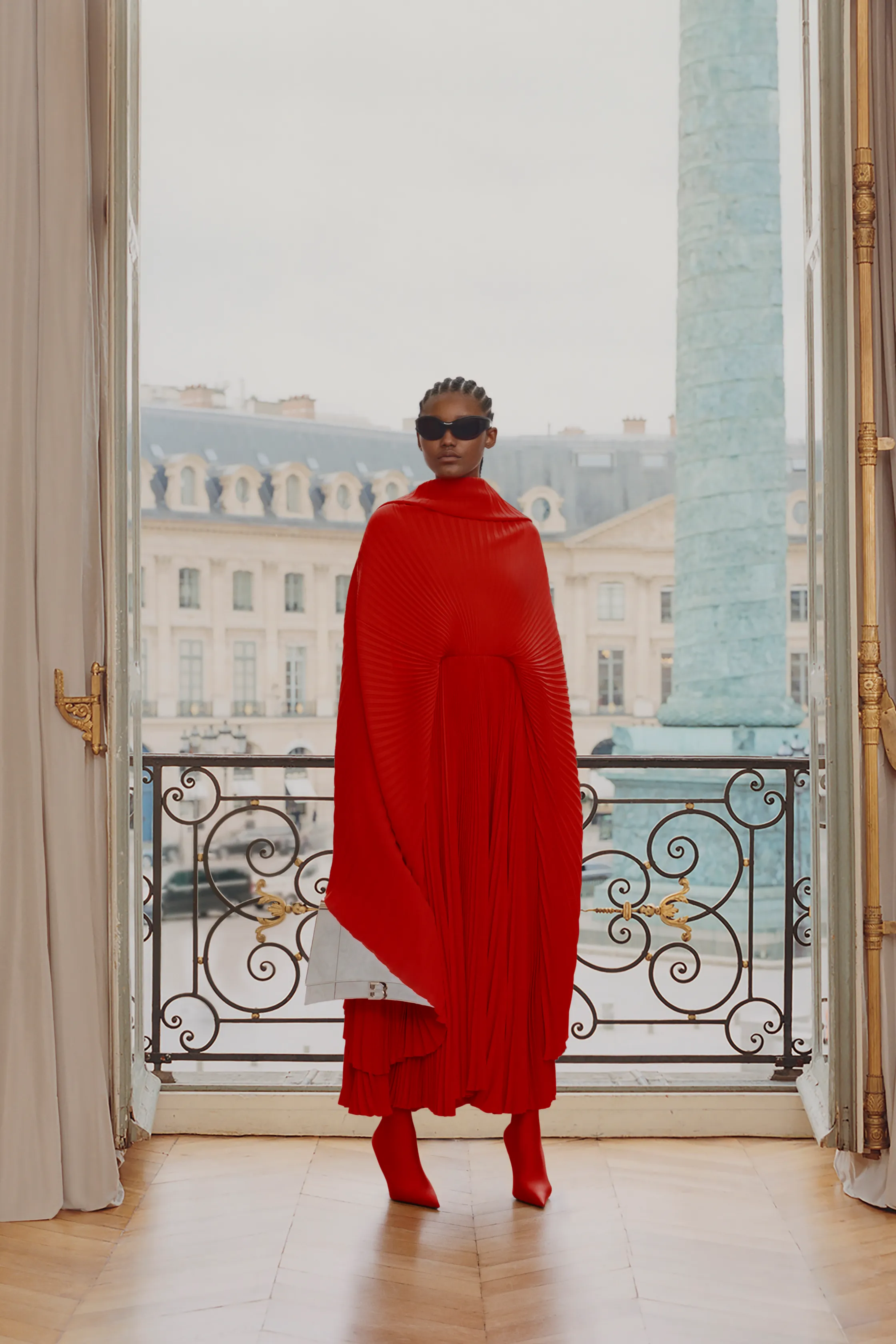لباس مجلسی قرمز بالنسیاگا